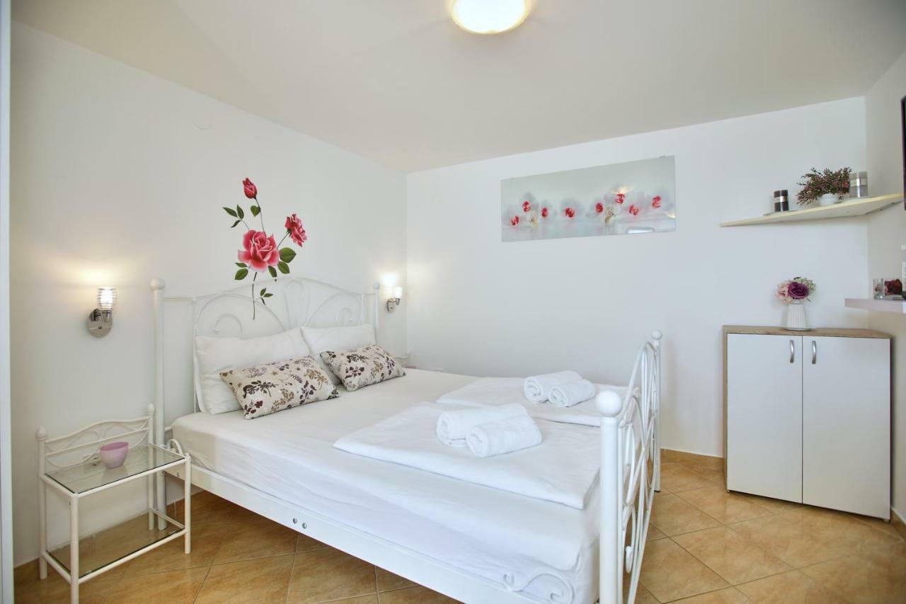 Studio Kristic, Cozy Studio With A Terrace Dubrovnik Bagian luar foto