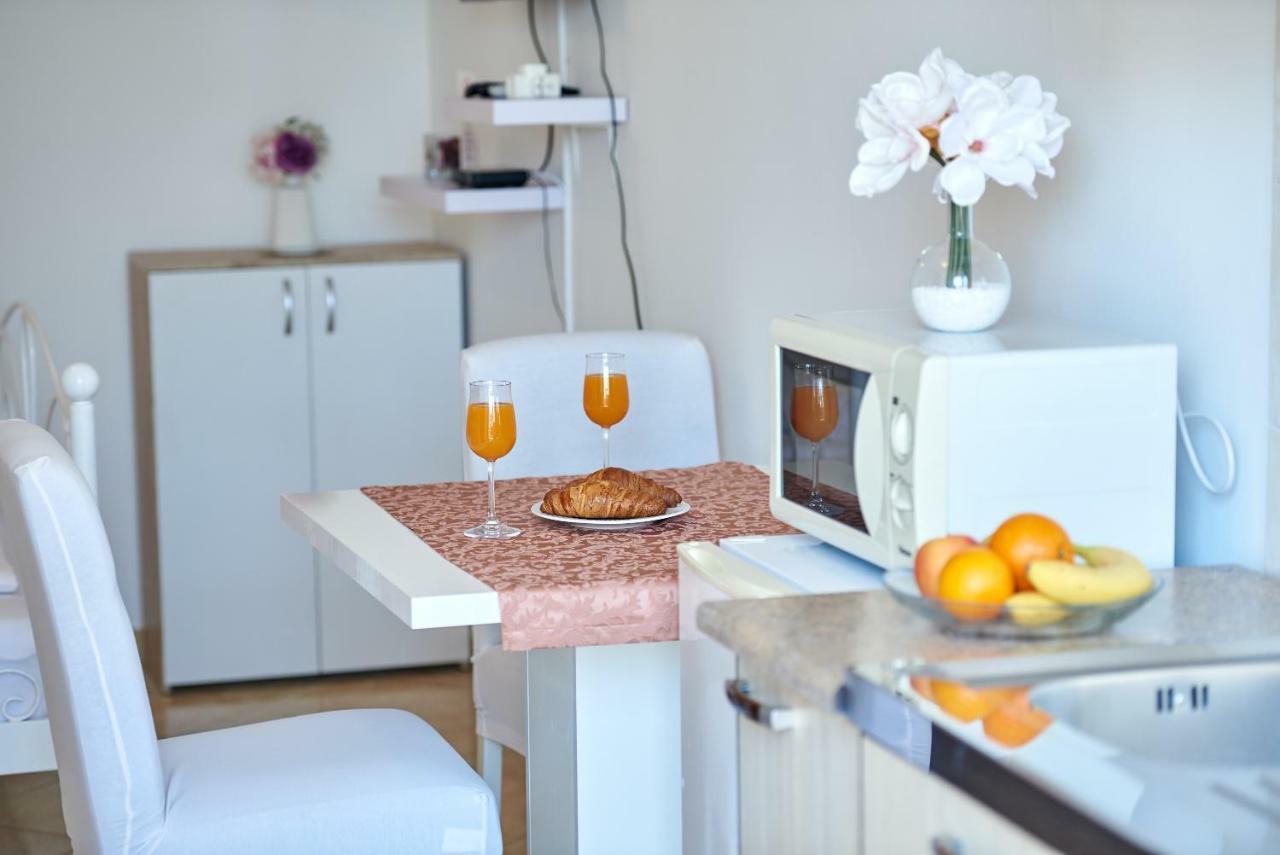 Studio Kristic, Cozy Studio With A Terrace Dubrovnik Bagian luar foto