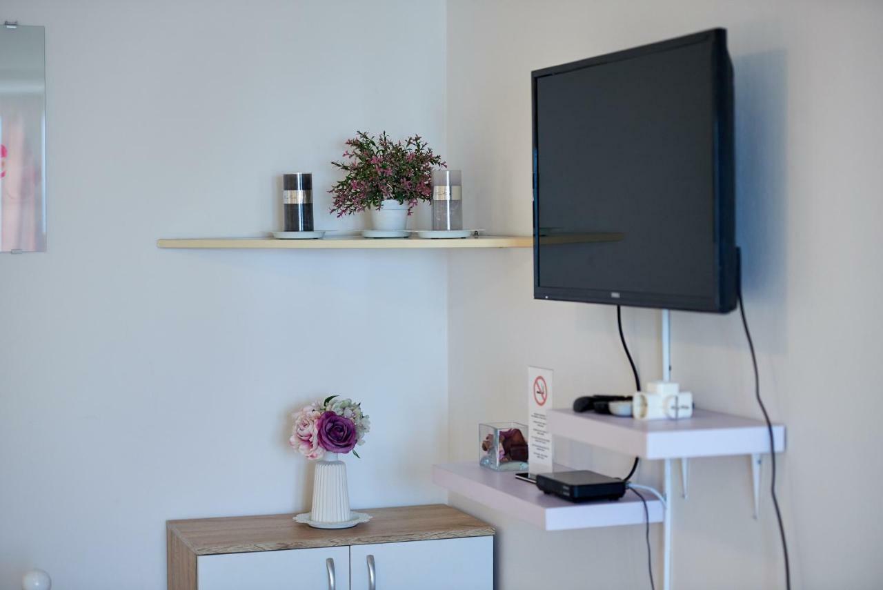 Studio Kristic, Cozy Studio With A Terrace Dubrovnik Bagian luar foto