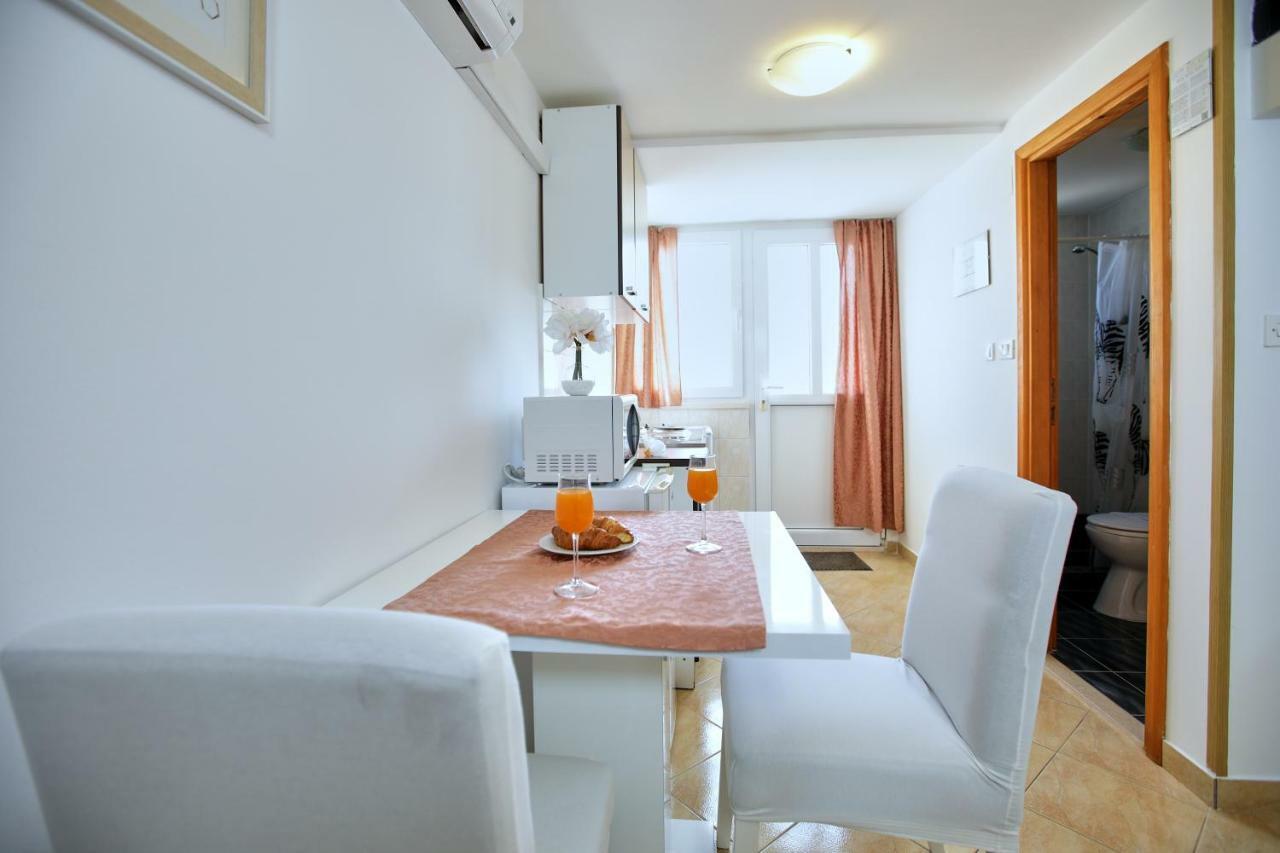 Studio Kristic, Cozy Studio With A Terrace Dubrovnik Bagian luar foto